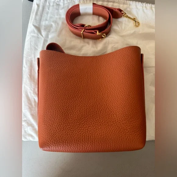 NWOT Cuyana Linea Bag in Terracotta Pebbled Leather - Picture 4 of 17